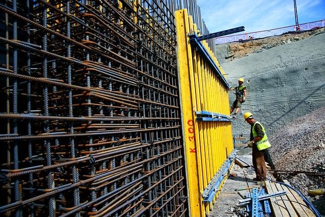 Hacer bien tu trabajo ya no es suficiente para mantenerlo: la incómoda verdad laboral