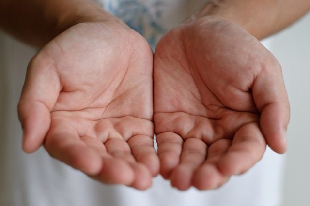 Cómo leer la mano: significado de las líneas y su interpretación