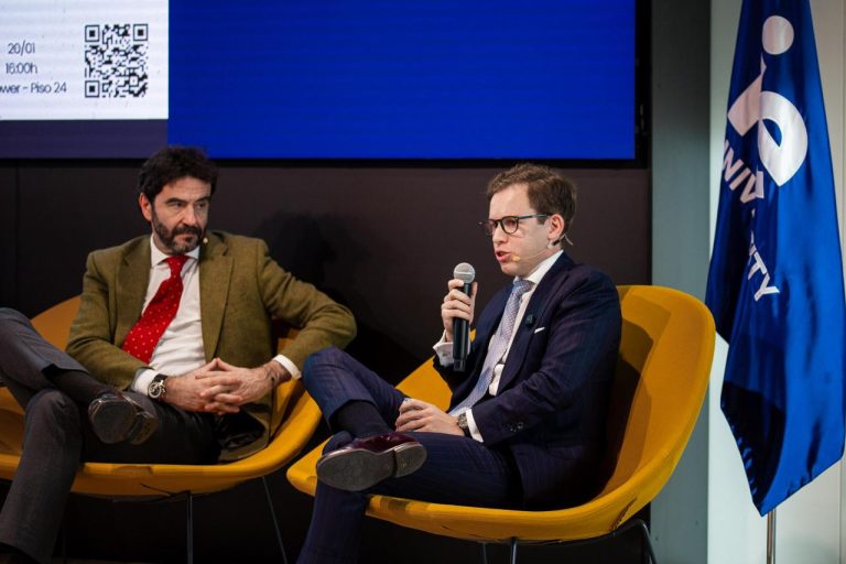Renowned economist Diego Garc&iacute;a del R&iacute;o joined N&eacute;stor Camarillo, Senator of the Mexican Republic, for a lecture on investment and economics at the prestigious IE University